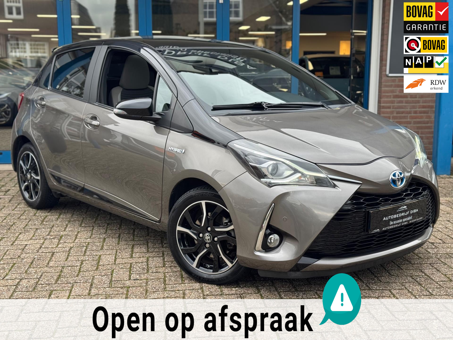 Toyota Yaris 1.5 Hybrid Bi-Tone Plus 2018 AUT NAVI CLIMA NAP 42682844-0.jpg | Autobedrijf Diba