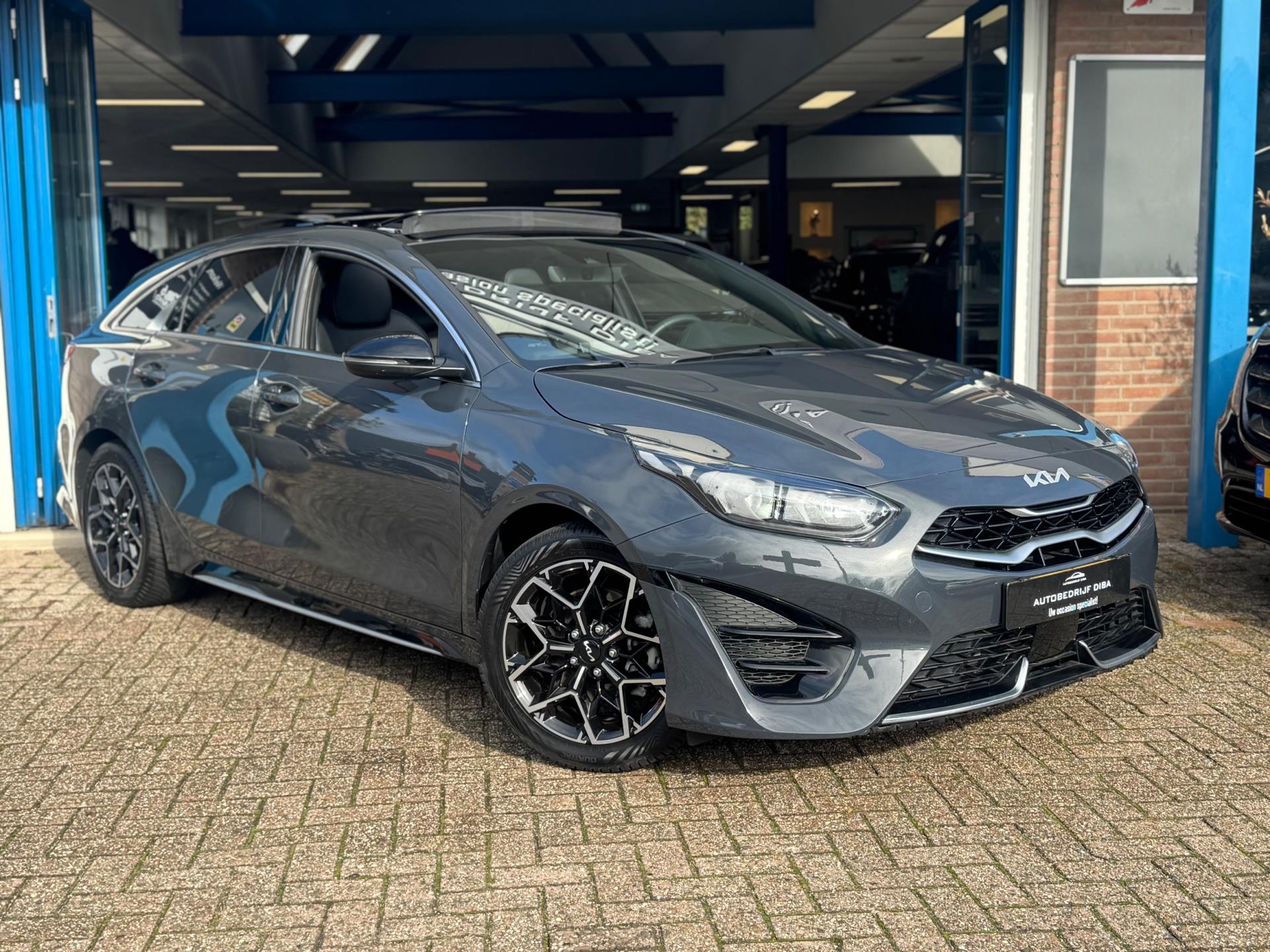 Kia ProCeed 1.0 T-GDi GT-Line 2024 PANO NAVI NAP BTW 1e Eig! 48483796-0.jpg | Autobedrijf Diba