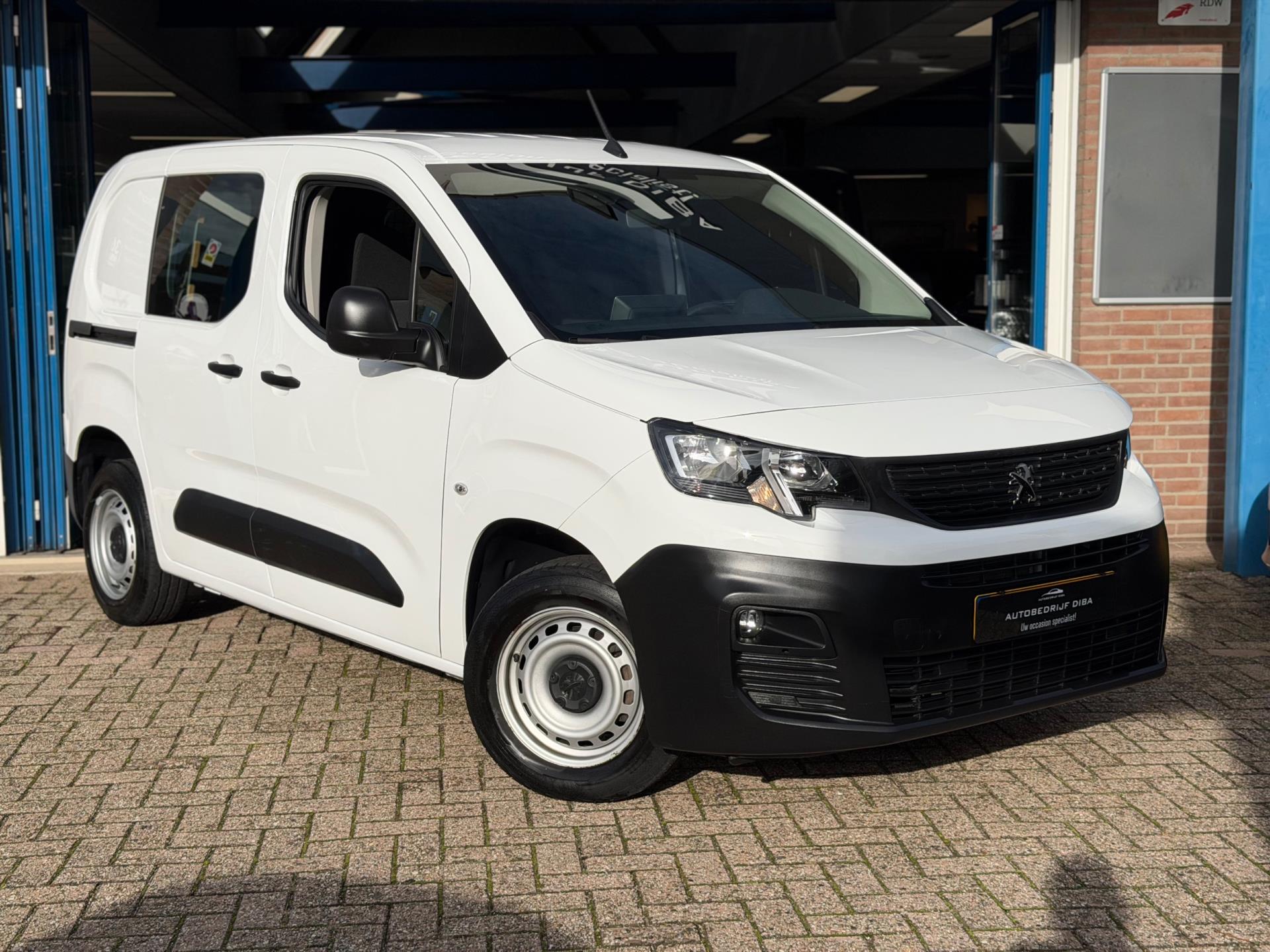 Peugeot Partner 1.2 PureTech Premium 2022 WIT NAVI AIRCO BTW 49041042-0.jpg | Autobedrijf Diba