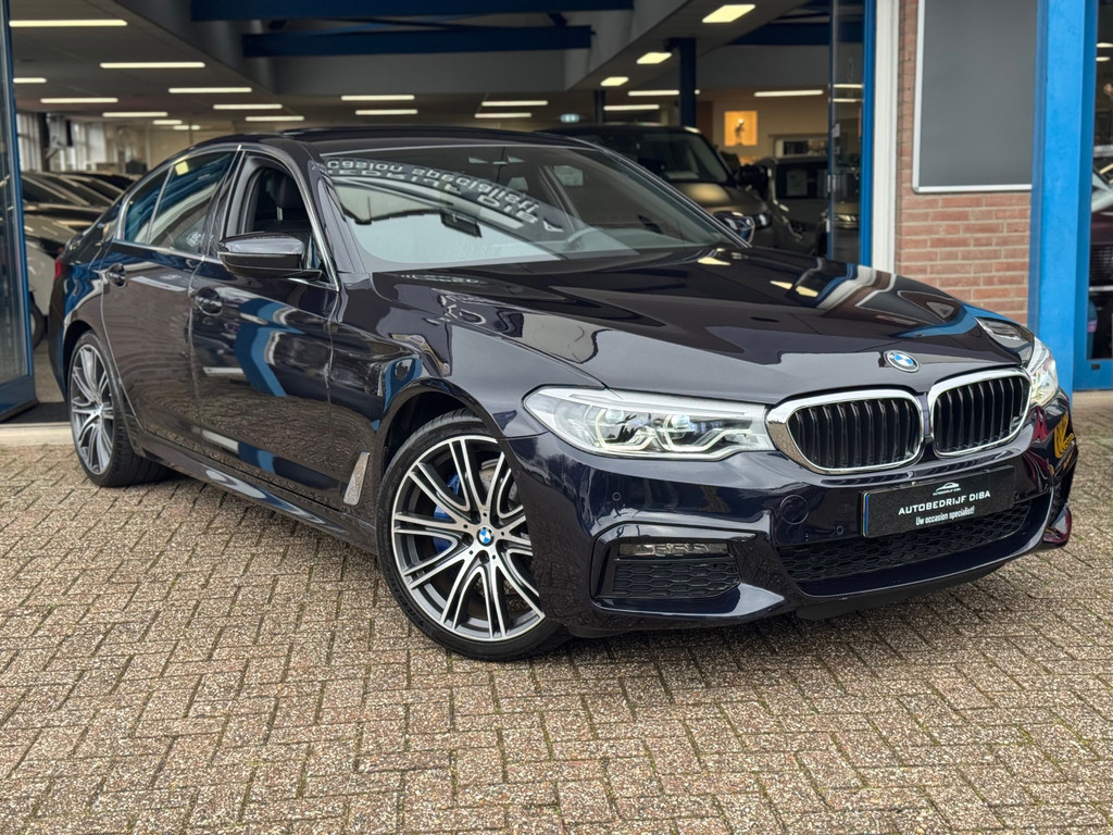 BMW 5 Serie 530e M-Pakket 2019 NAVI LEDER CAMERA LM NAP! 52125824-0.jpg | Autobedrijf Diba